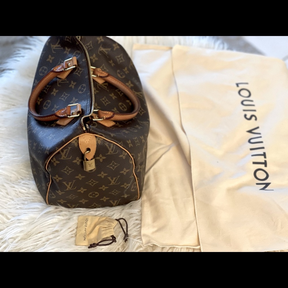 **Authentic Louis Vuitton Speedy 35** with dust bag and lock &key